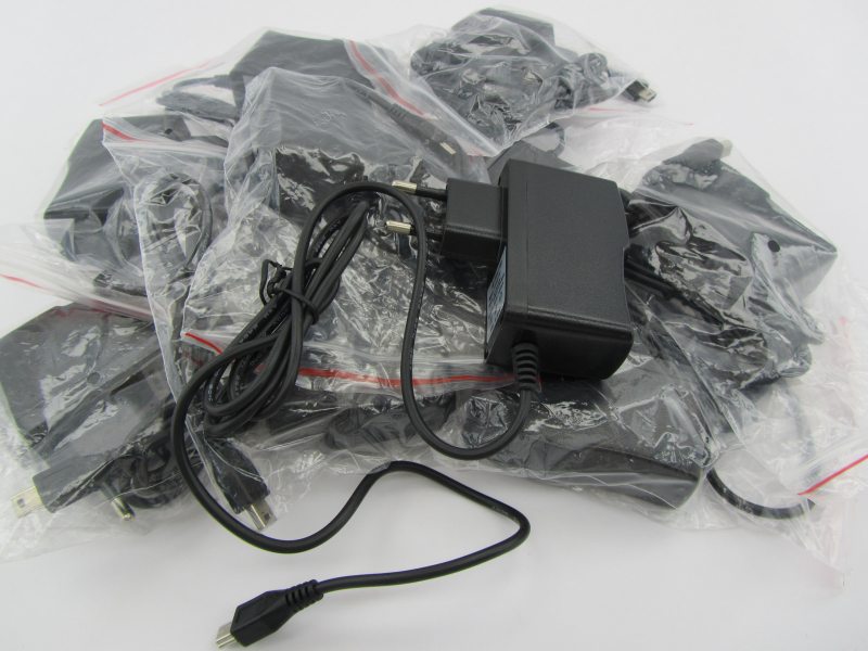 ПАКЕТ 10 БРОЯ ЗАРЯДНО 220V ЗА GPS НАВИГАЦИЯ 